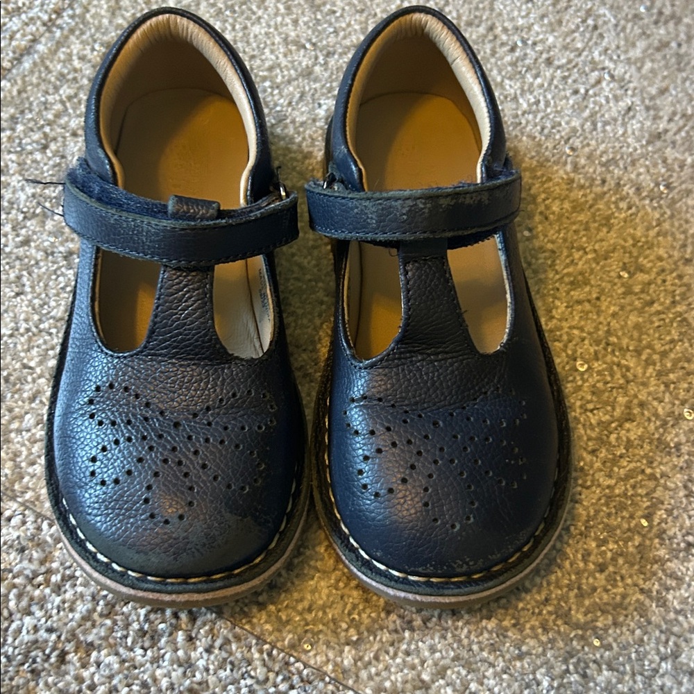 Miniboden Navy Blue T-Strap Leather Shoes. GUC. some scuffs
